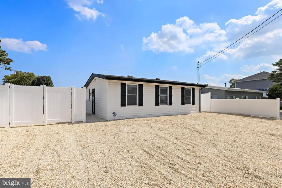 11 Charles Blvd, Manahawkin, NJ 08050 - #2