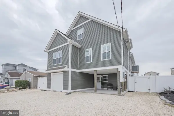 7 W Thames Rd, TUCKERTON, NJ 08087