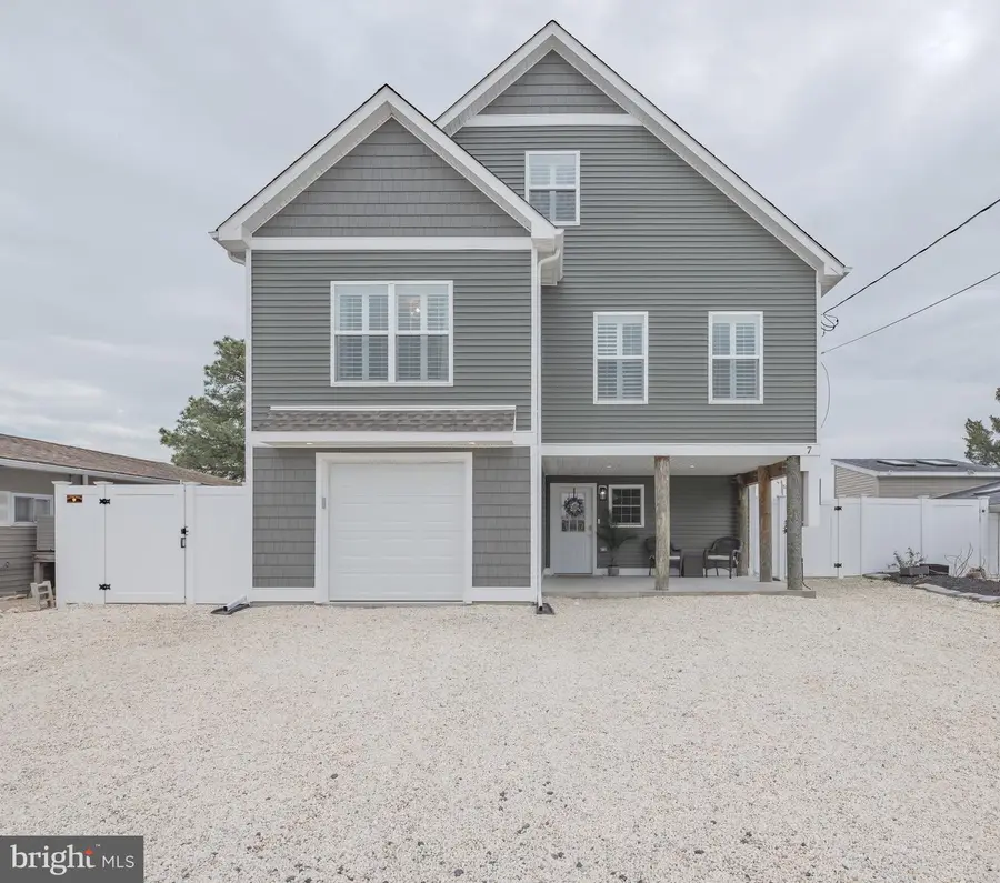 7 W Thames Rd, Tuckerton, NJ 08087 - #2