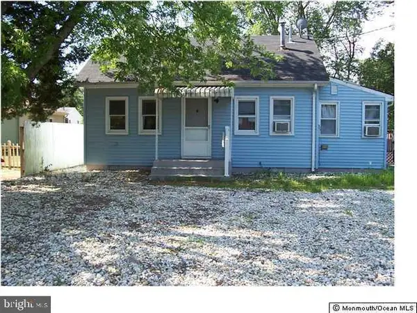 56 Atlantic Ave, WARETOWN, NJ 08758