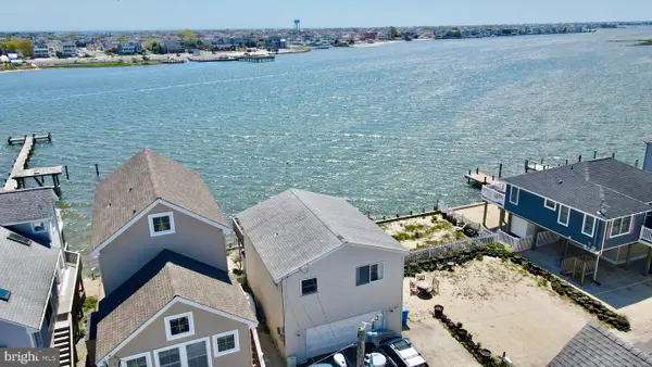 11 Fourth St, MANAHAWKIN, NJ 08050