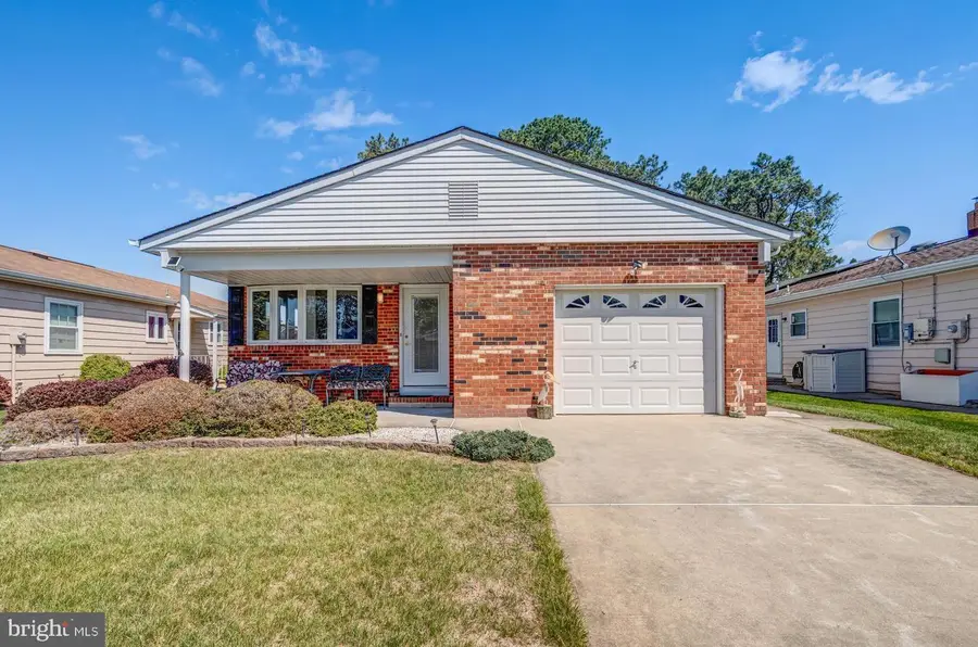6 Speighstown Pl, Toms River, NJ 08757 - #2