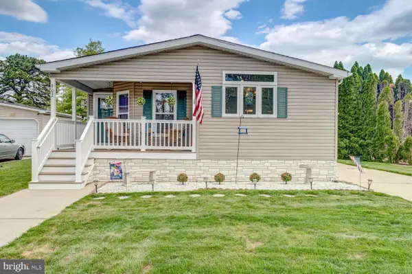 902 Oak Ridge Terrace, WHITING, NJ 08759