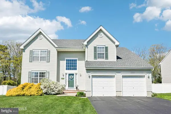21 Orchid La, BARNEGAT, NJ 08005