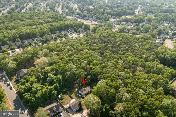 71 Pacific Ave, BARNEGAT, NJ 08005