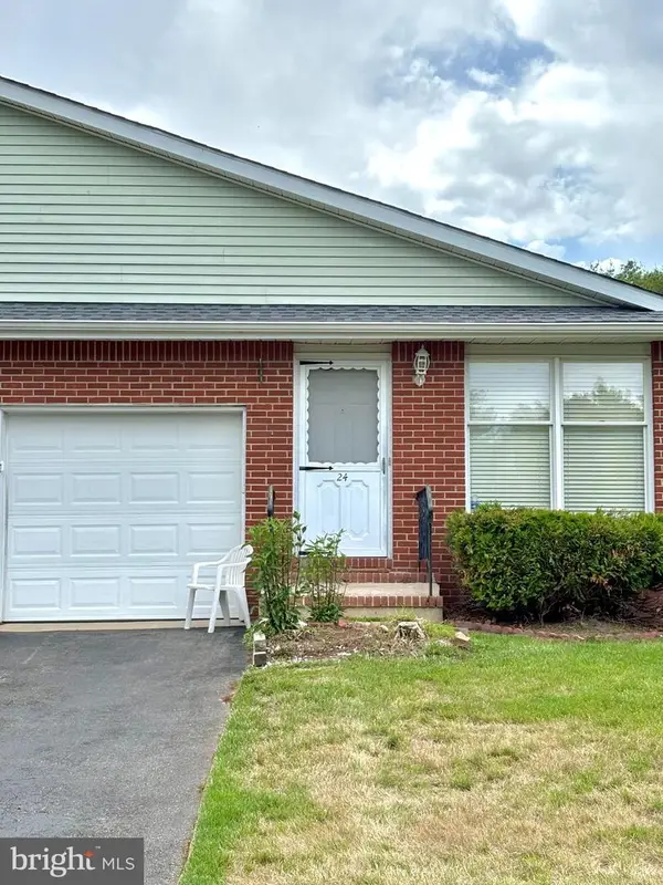 24 Magnolia Rd, MANAHAWKIN, NJ 08050