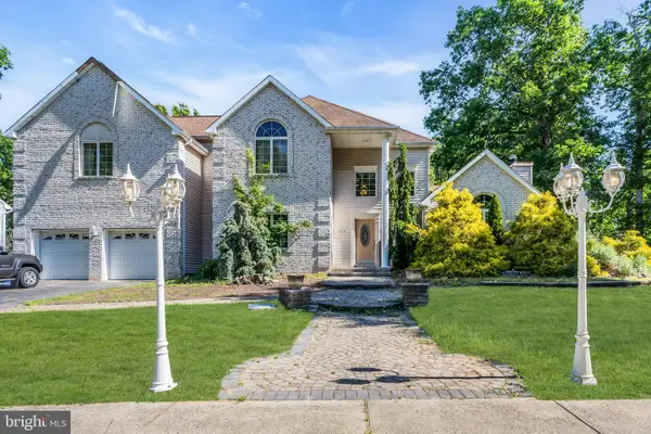 203 Superior Ct, TOMS RIVER, NJ 08755