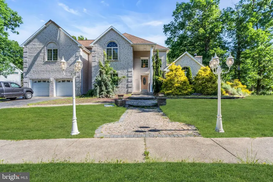 203 Superior Ct, Toms River, NJ 08755 - #2