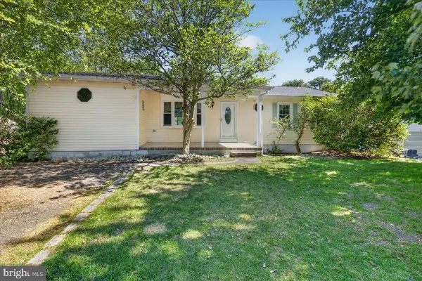 113 Lubbers Ln, MANAHAWKIN, NJ 08050