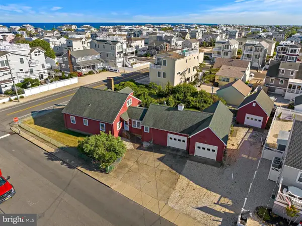 20 E South 33rd St, LONG BEACH TOWNSHIP, NJ 08008
