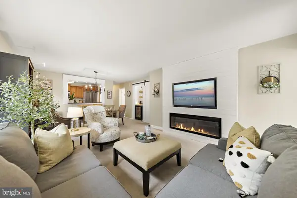 12 A Walnut Rd, MANAHAWKIN, NJ 08050