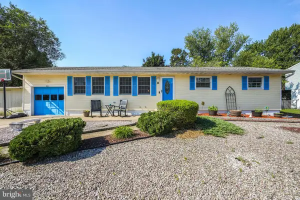 41 Goldweber Ave, JACKSON, NJ 08527