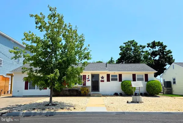 22 N Forecastle Dr, TUCKERTON, NJ 08087
