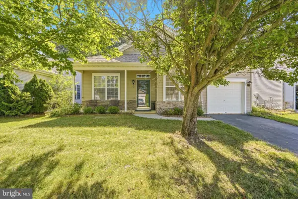 23 Robin La, BARNEGAT, NJ 08005