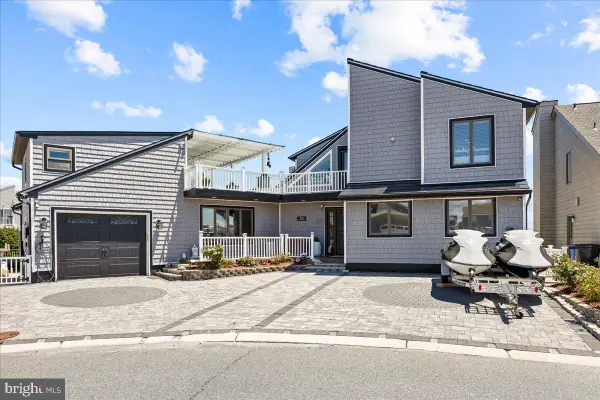 89 Benjamin Blvd, MANAHAWKIN, NJ 08050