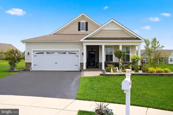 4 Otter Cir, BARNEGAT, NJ 08005