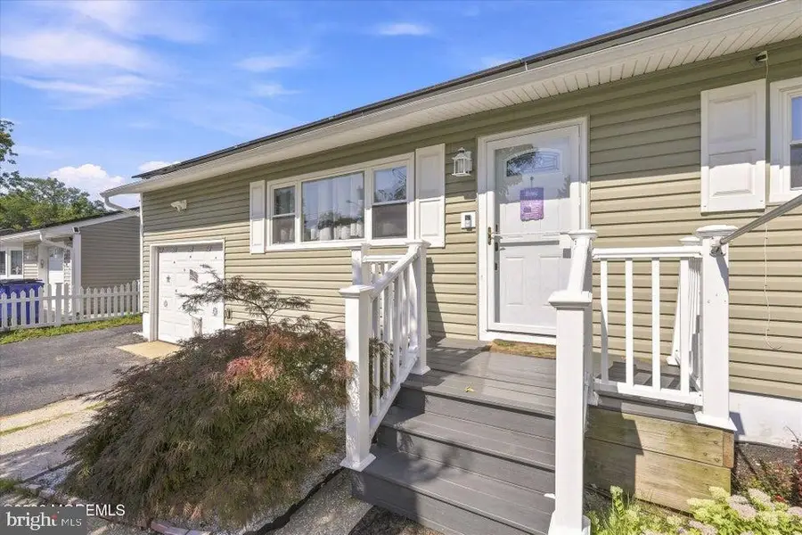 401 Applegate Ave, Toms River, NJ 08757 - #2