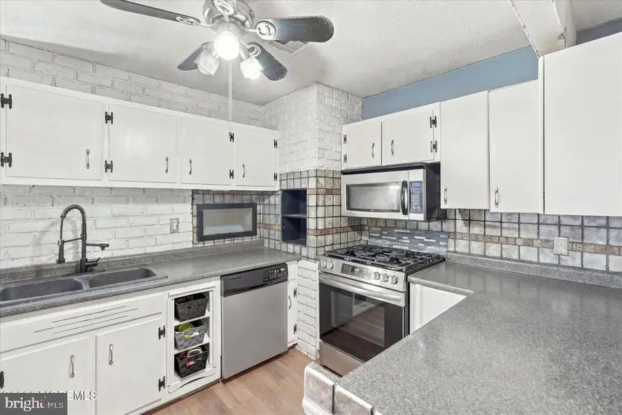 401 Applegate Ave, Toms River, NJ 08757 - #3