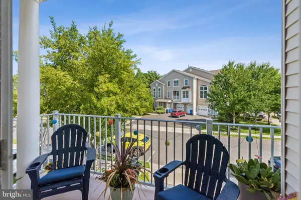197 Melanie Way #709, MANAHAWKIN, NJ 08050