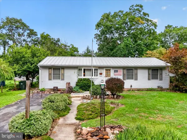 205 2nd Ave, TUCKERTON, NJ 08087
