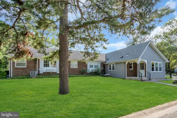 1b Hale Ln, WHITING, NJ 08759