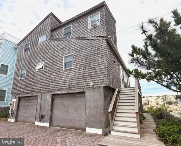 121 E Sailboat Ln, LONG BEACH TWP, NJ 08008