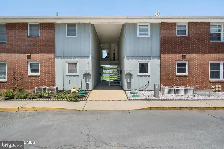 39 E Cambridge Ct, Lakewood, NJ 08701 - #2