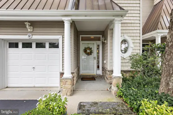 32 Windward Dr, MANAHAWKIN, NJ 08050