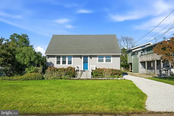 35 W 9 St, BARNEGAT LIGHT, NJ 08006
