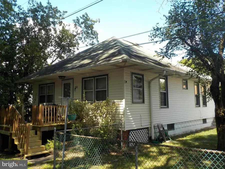 102 Delaware Ave #front, Penns Grove, NJ 08069 - Image #2