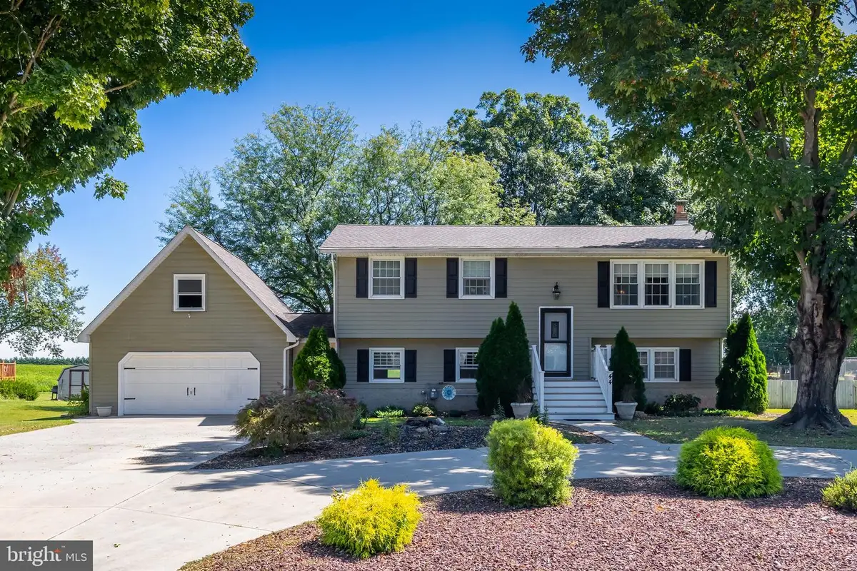 44 Lenape Dr, Pennsville, NJ 08070 - Image #1