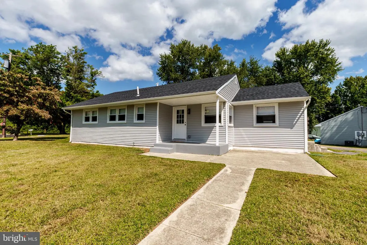 3 Donna Dr, Pedricktown, NJ 08067 - Image #1