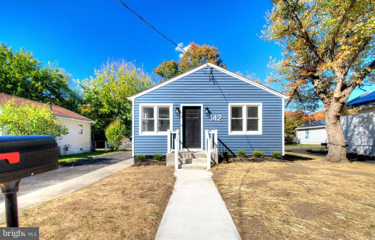 142 N Dolbow Ave, Penns Grove, NJ 08069 - Image #1