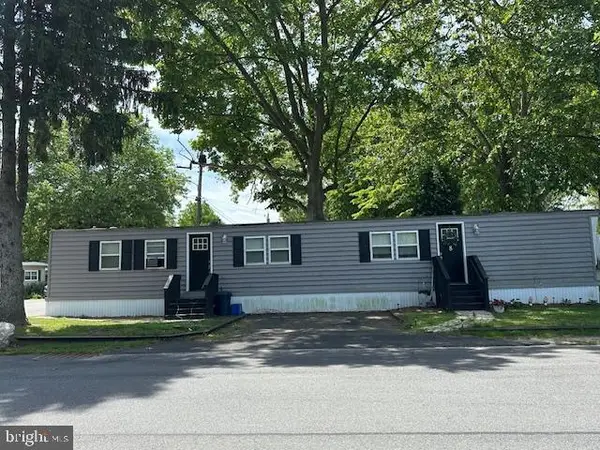 1 Victory Ave #8, PENNSVILLE, NJ 08070