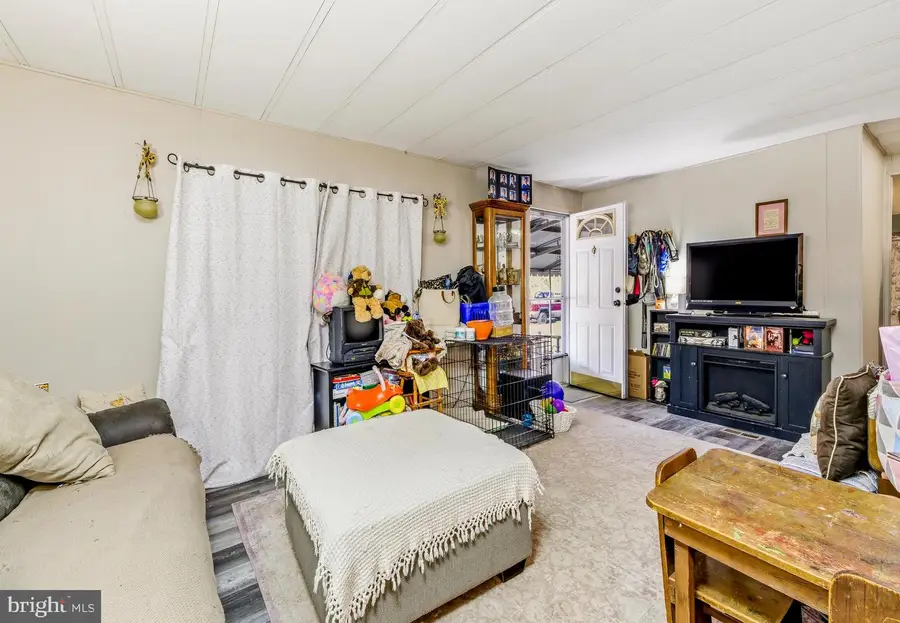 72 Hazelwood Dr, Pittsgrove, NJ 08318 - Image #2