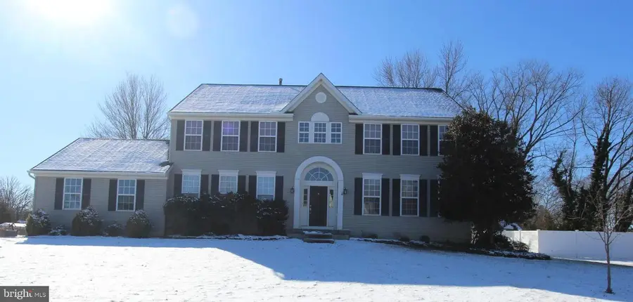 8 Lantern Ln, Woodstown, NJ 08098 - Image #2