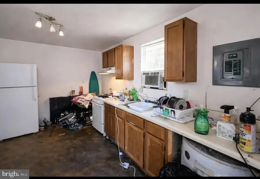 51 E Griffith St, Penns Grove, NJ 08069 - #2