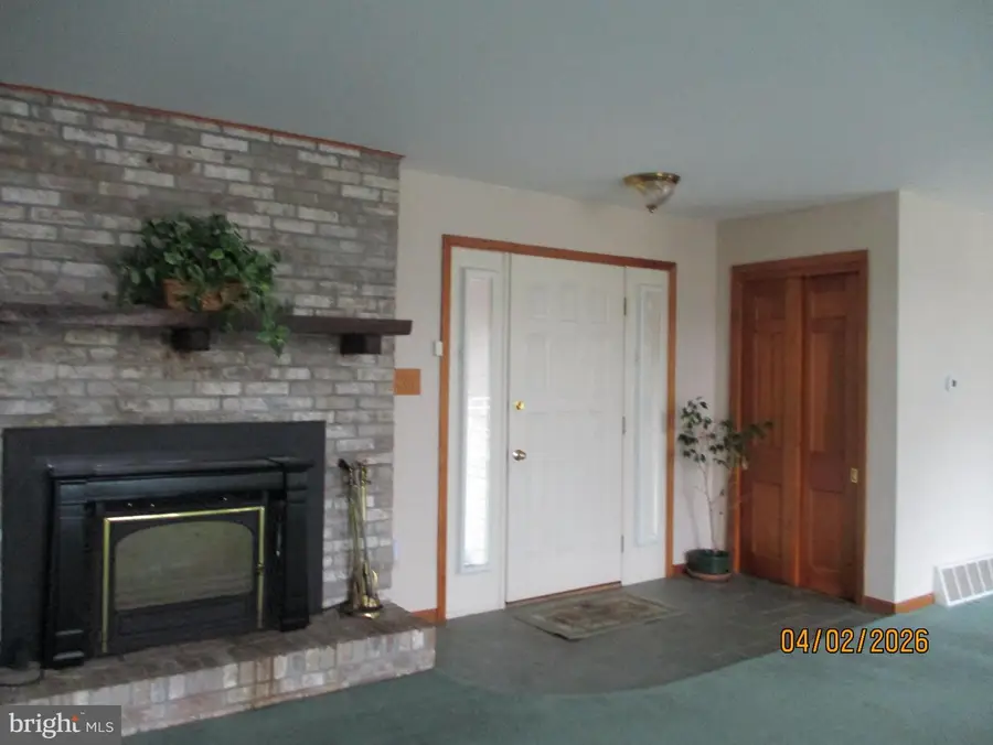 55 Lakeview Dr, Woodstown, NJ 08098 - #3