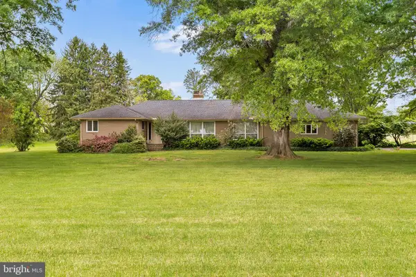1323 Kings Hwy, PILESGROVE, NJ 08098