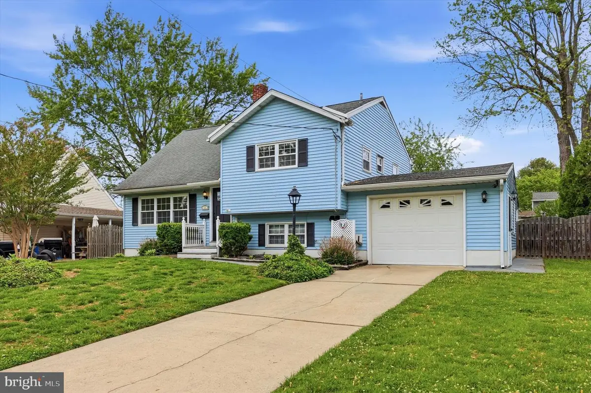 24 Barclay Dr, Pennsville, NJ 08070 - #1
