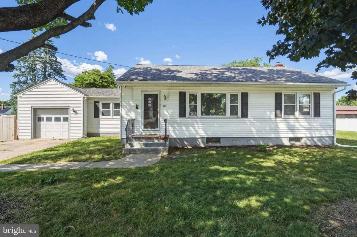 425 Erie Ave, Penns Grove, NJ 08069 - #1