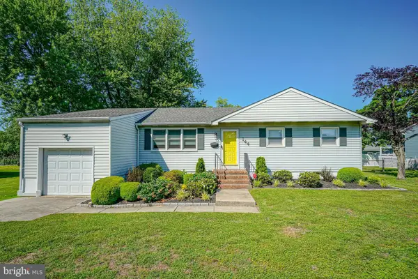 144 Castle Heights Ave, PENNSVILLE, NJ 08070