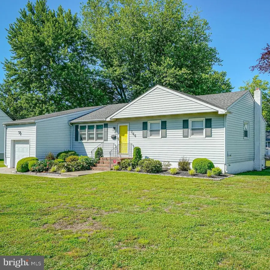 144 Castle Heights Ave, Pennsville, NJ 08070 - #2