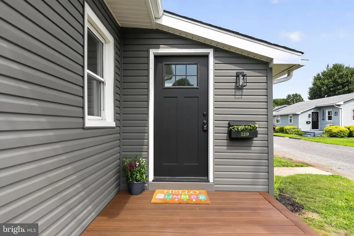 129 Magnolia St, Carneys Point, NJ 08069 - #1