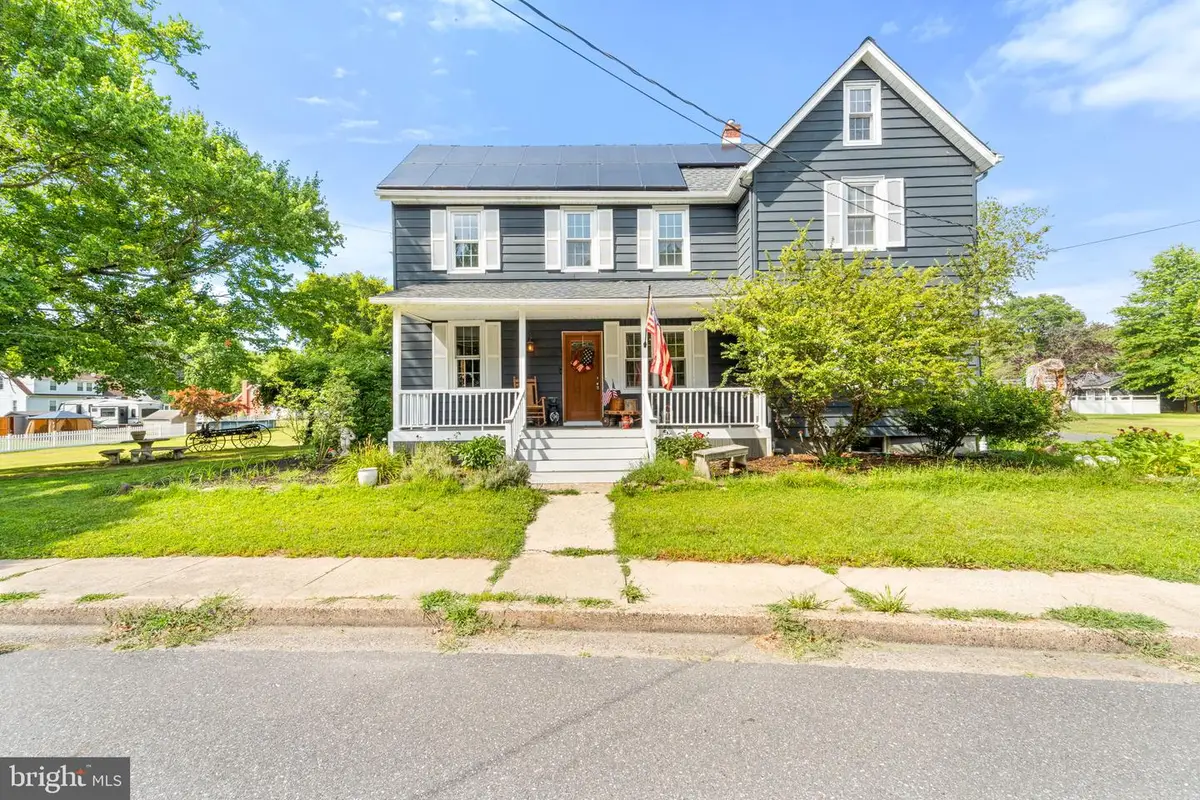 94 E Pittsfield St, Pennsville, NJ 08070 - #1