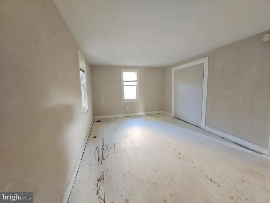 18 Regional Dr, Carneys Point, NJ 08069 - #3