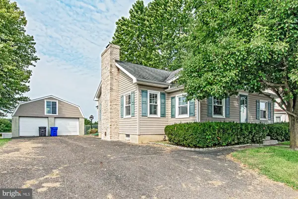 921 Main St Canton, SALEM, NJ 08079