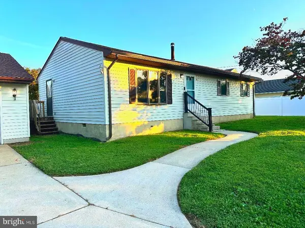 20 University Dr, PENNSVILLE, NJ 08070