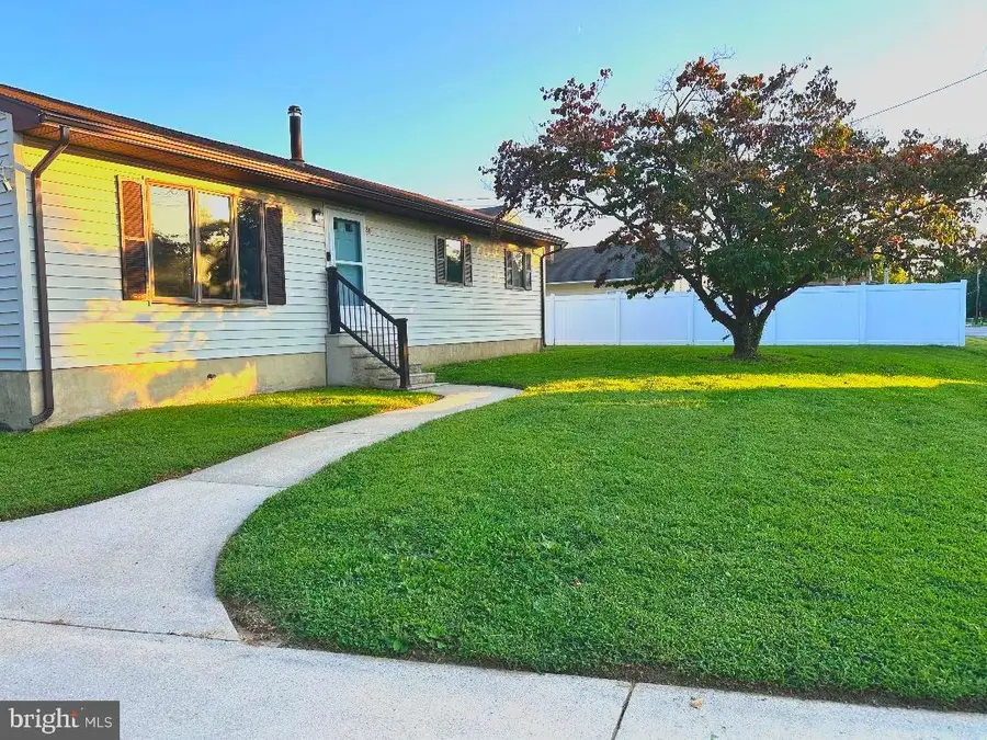 20 University Dr, Pennsville, NJ 08070 - #2