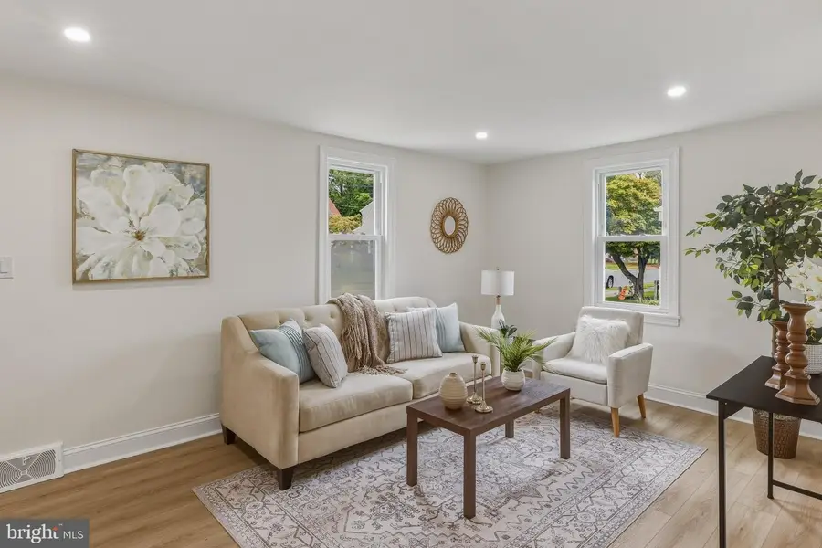 266 Dixie Dr, Carneys Point, NJ 08069 - #3